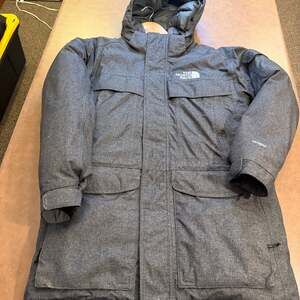 The North Face thick Parka Grey M medium Men’s snow jacket